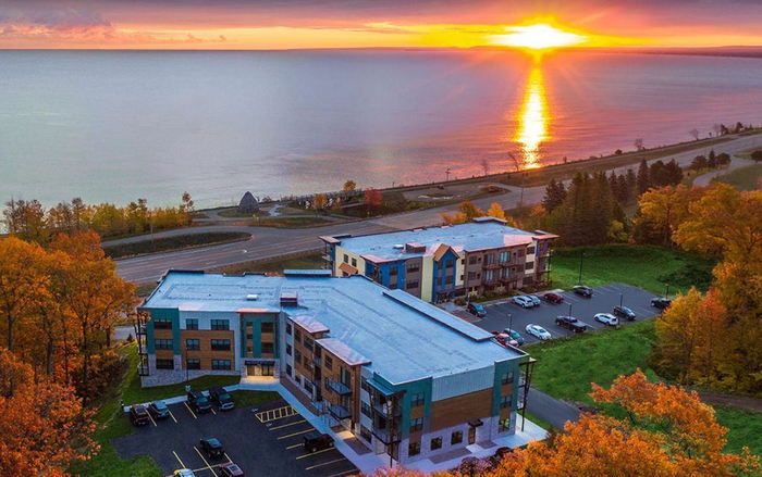 Tiroler Hof (The Residences at Harbor Vista) - Web Listing (newer photo)